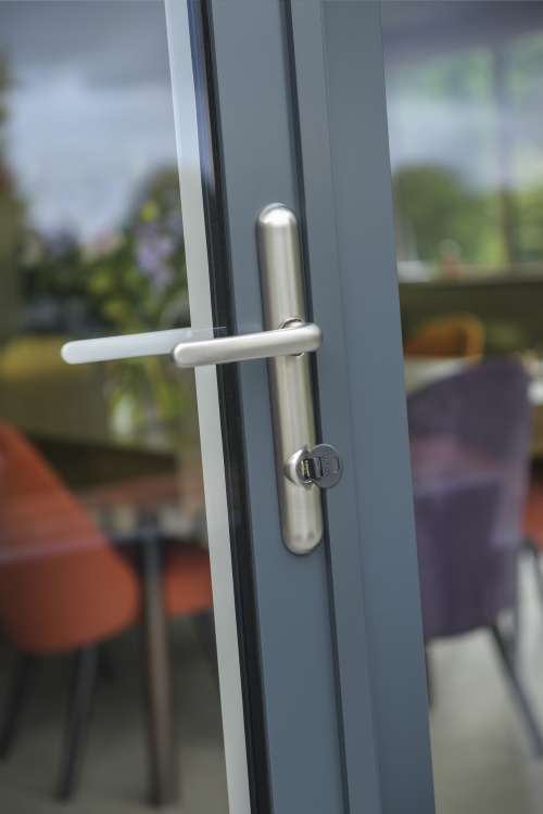 Brisant handle close up